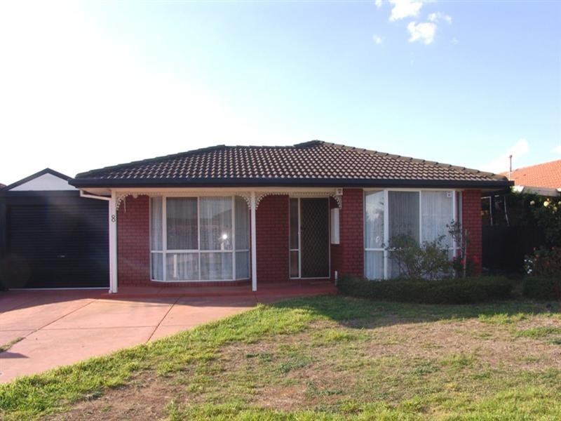 8 St Lawrence Close, Werribee VIC 3030