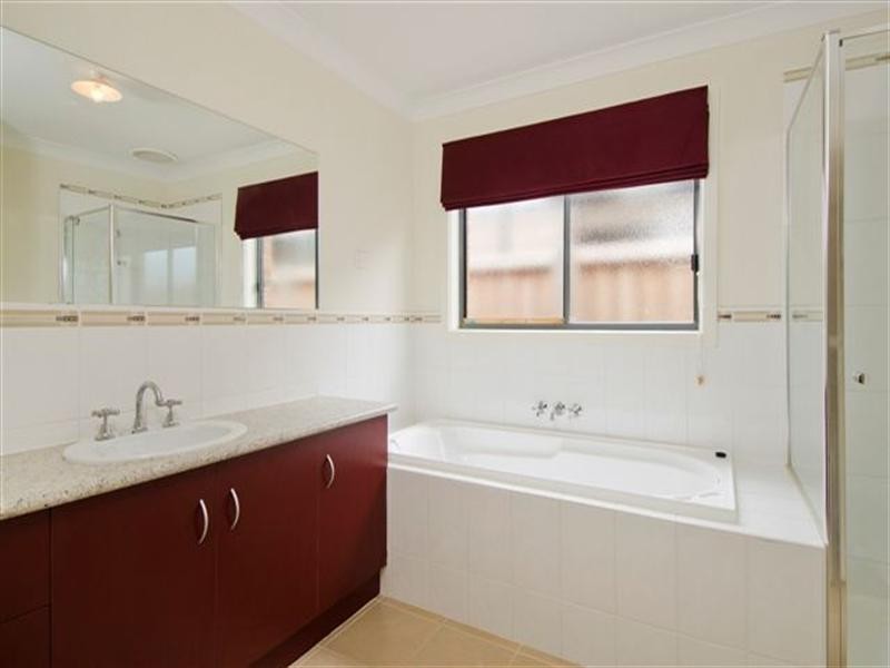 73 Fantail Crescent, Williams Landing VIC 3027