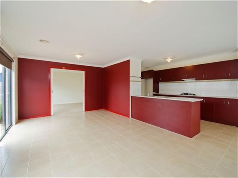 73 Fantail Crescent, Williams Landing VIC 3027