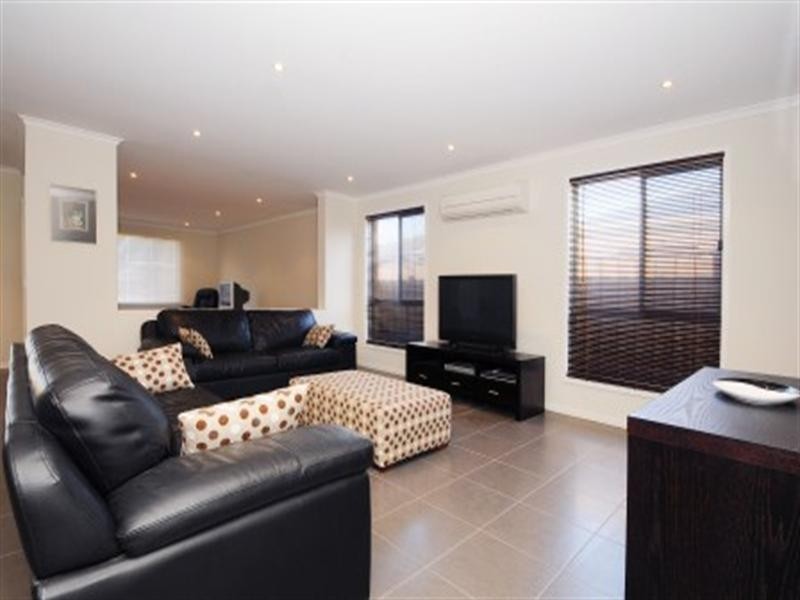 4 Zizina Avenue, Tarneit VIC 3029