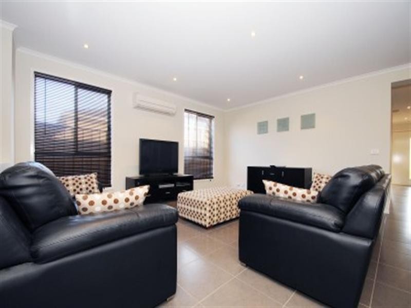 4 Zizina Avenue, Tarneit VIC 3029
