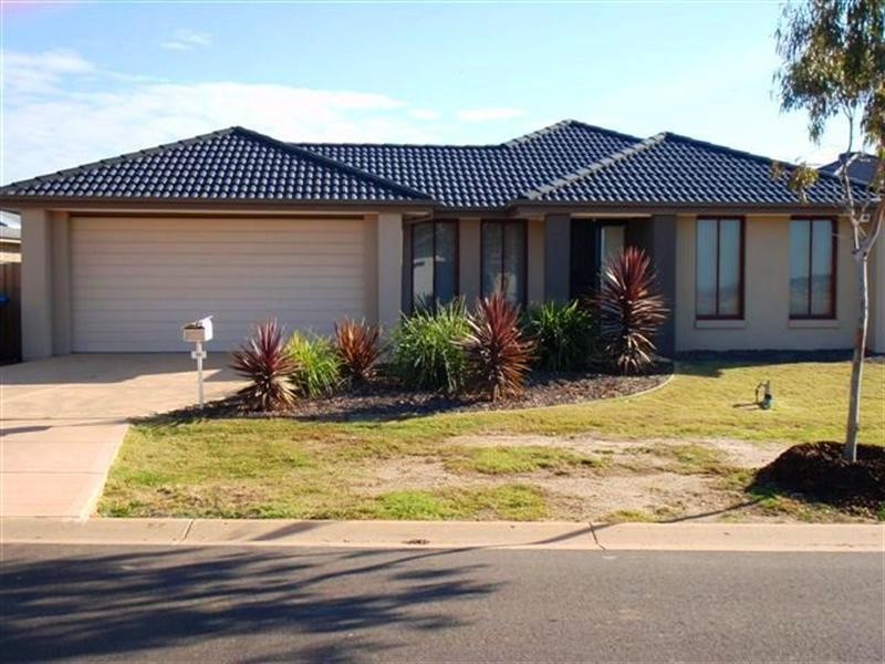 50 Monterey Bay, Point Cook VIC 3030