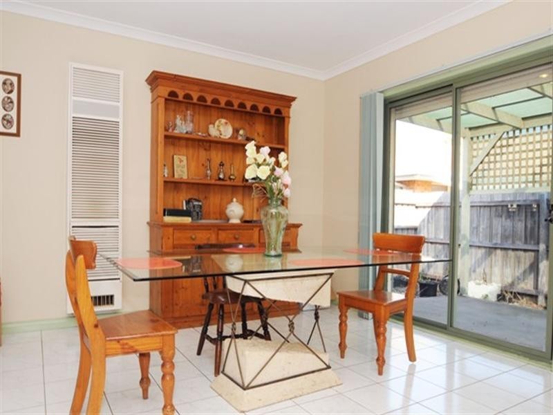 2 Davis Court, Altona Meadows VIC 3028