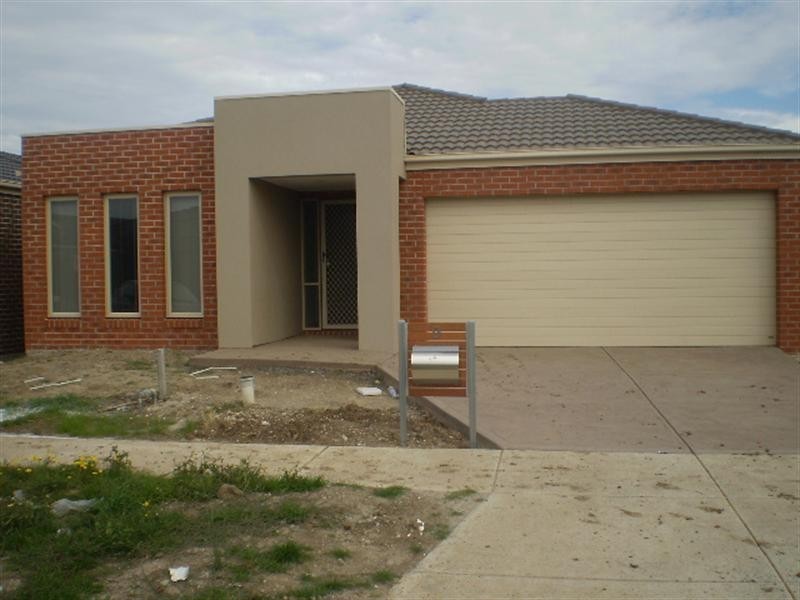 9 Jemma Avenue, Point Cook VIC 3030