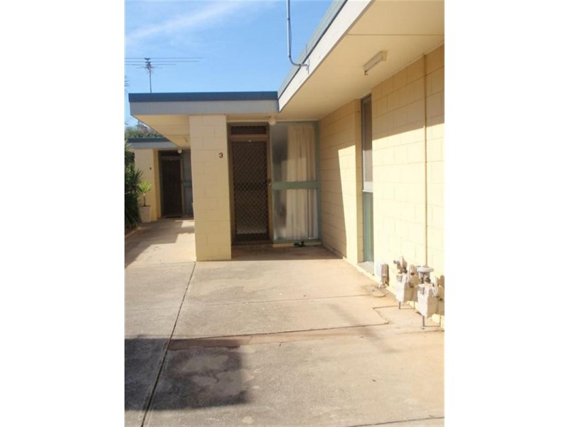 3/4 Tyrone Street, Werribee VIC 3030