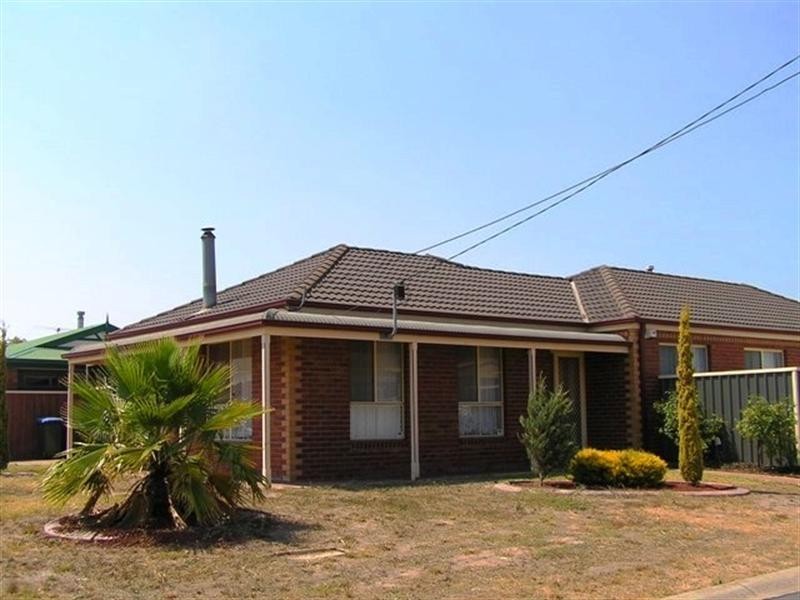 24 Maple Crescent, Hoppers Crossing VIC 3029