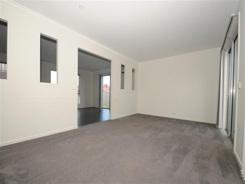 8 Hamish Drive, Tarneit VIC 3029