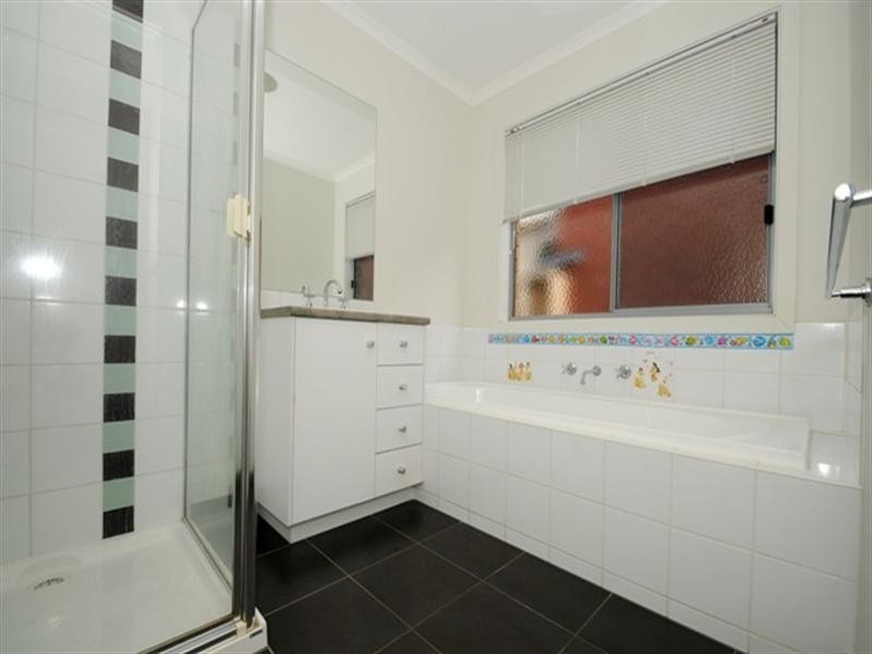 8 Hamish Drive, Tarneit VIC 3029