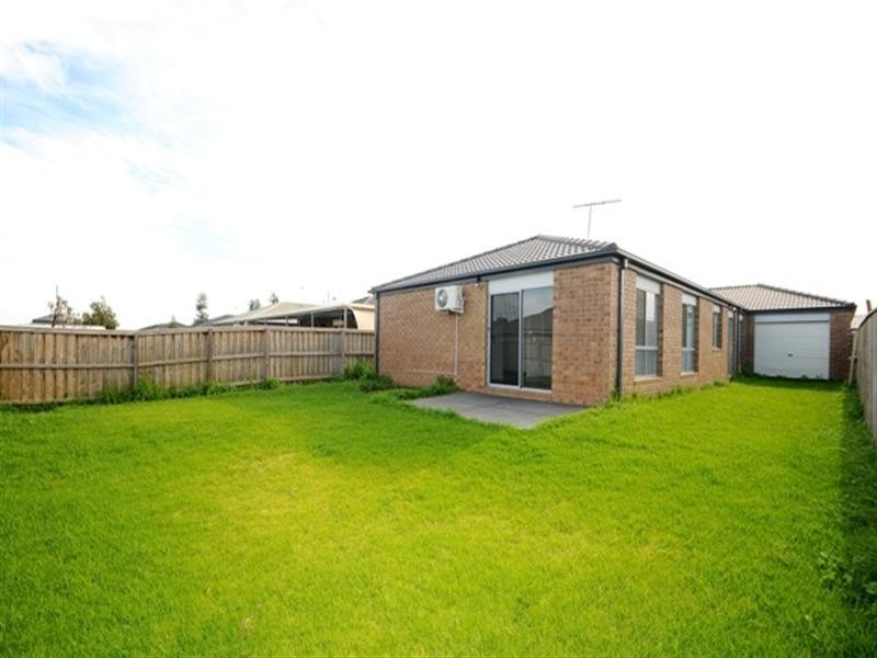 8 Hamish Drive, Tarneit VIC 3029