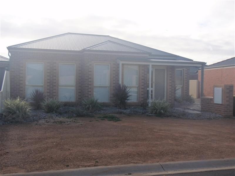 1/11 Bunya Place, Werribee VIC 3030