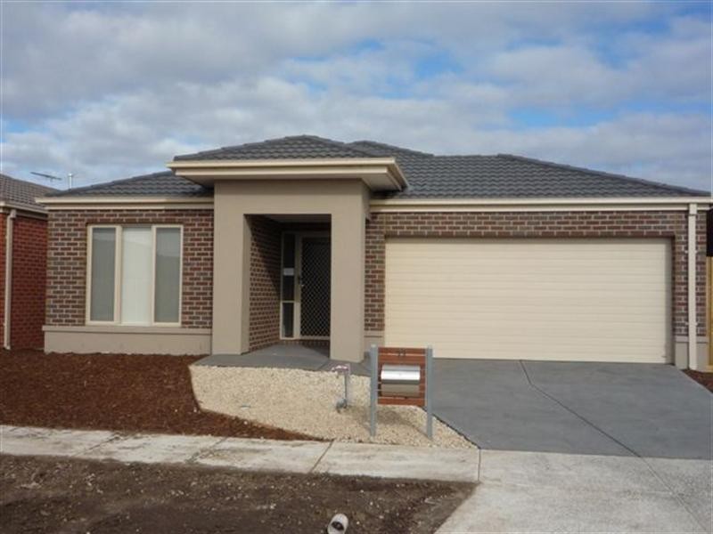 11 Jemma Way, Point Cook VIC 3030