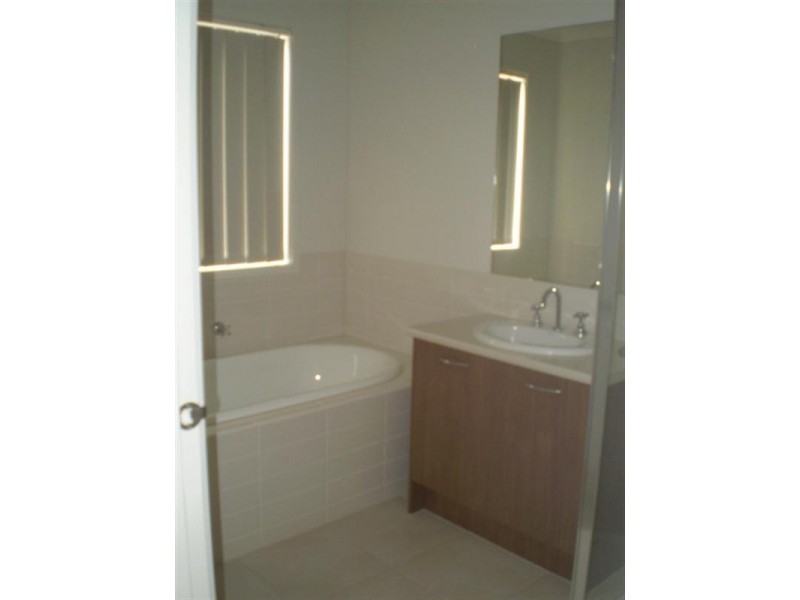 11 Jemma Avenue, Point Cook VIC 3030