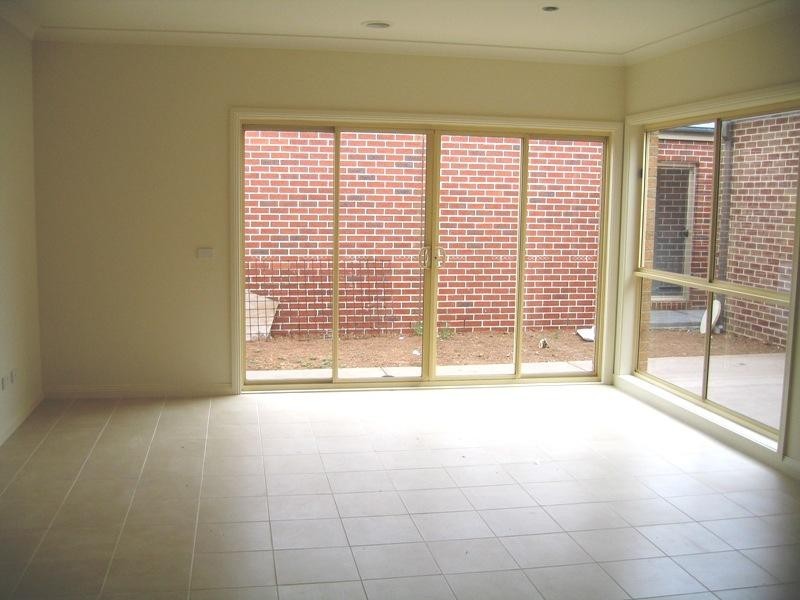 1/11 Bunya Place, Werribee VIC 3030