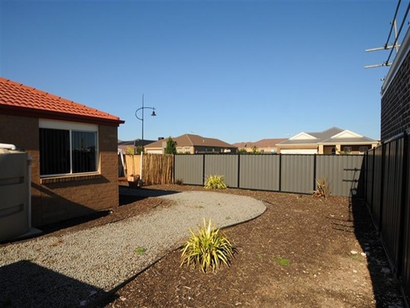 1 Coombes Court, Point Cook VIC 3030
