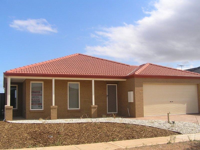 1 Coombes Court, Point Cook VIC 3030