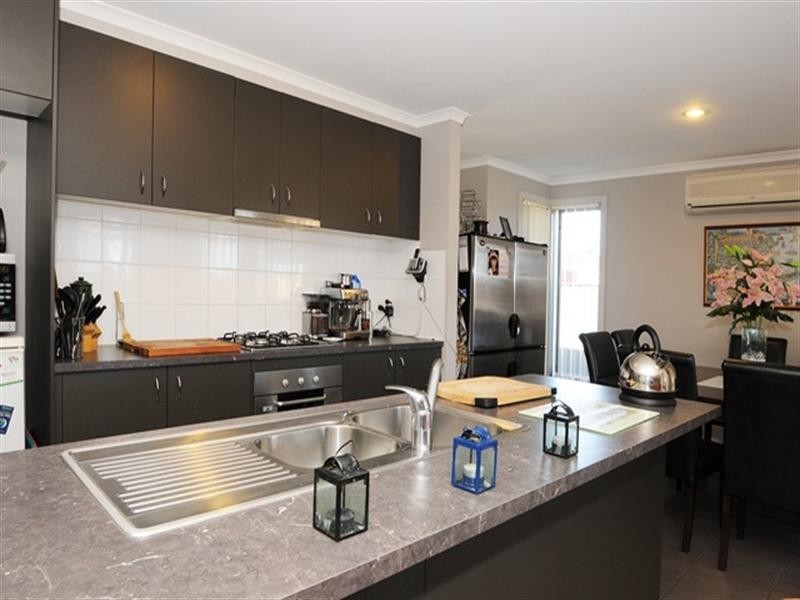 1 Coombes Court, Point Cook VIC 3030