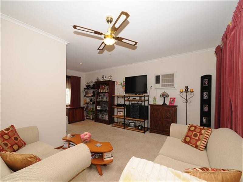 1/94 Silvereye Crescent, Werribee VIC 3030