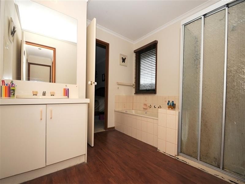 1/94 Silvereye Crescent, Werribee VIC 3030