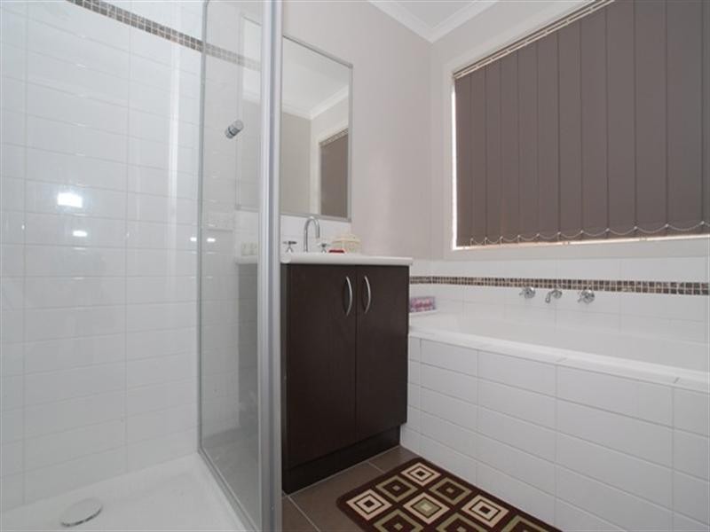 16 Parawong Parade, Wyndham Vale VIC 3024