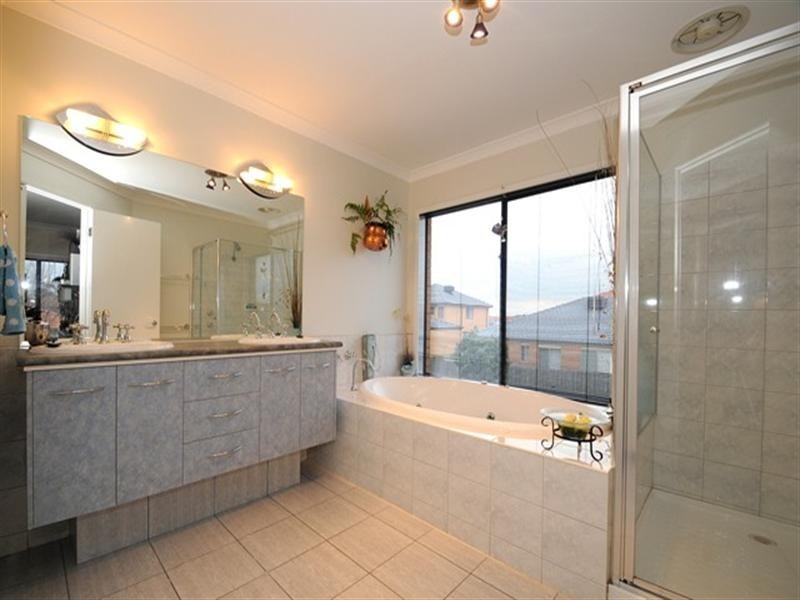 9 Meadow Way, Tarneit VIC 3029