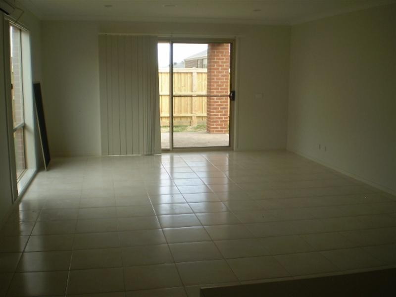 11 Jemma Avenue, Point Cook VIC 3030