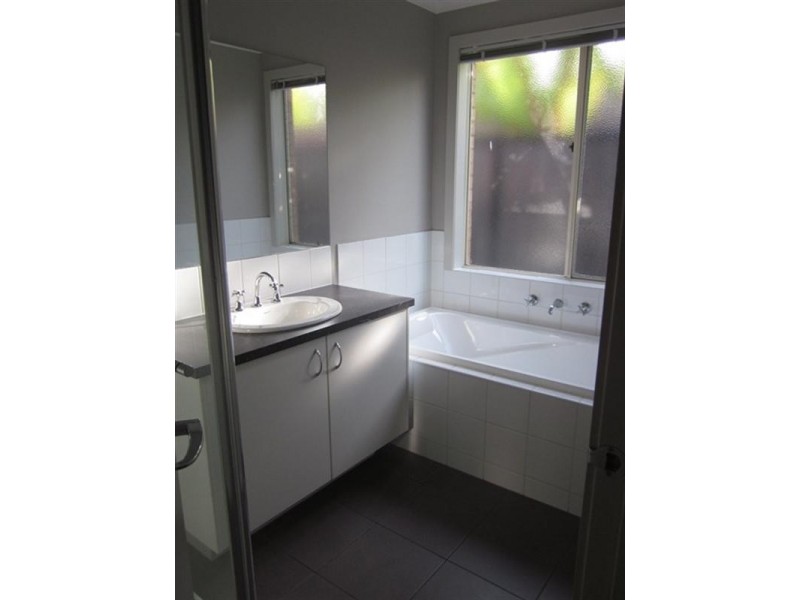 1 Coombes Court, Point Cook VIC 3030