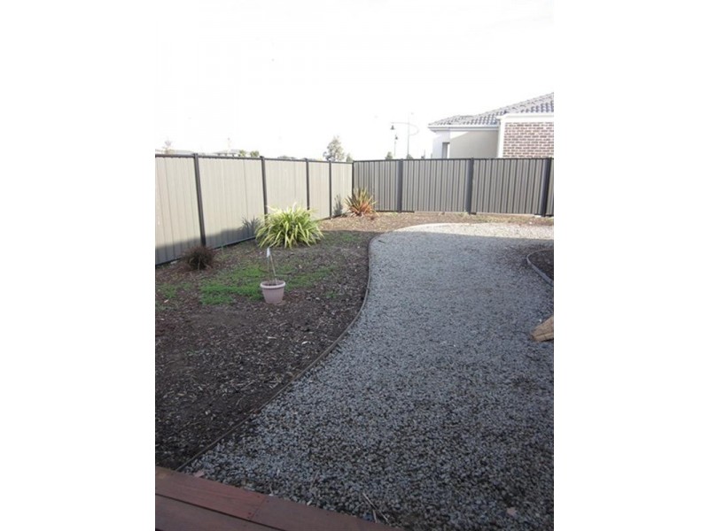 1 Coombes Court, Point Cook VIC 3030