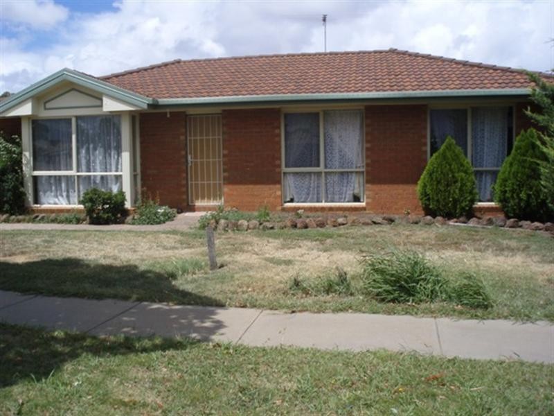 98 Cambridge Crescent, Werribee VIC 3030