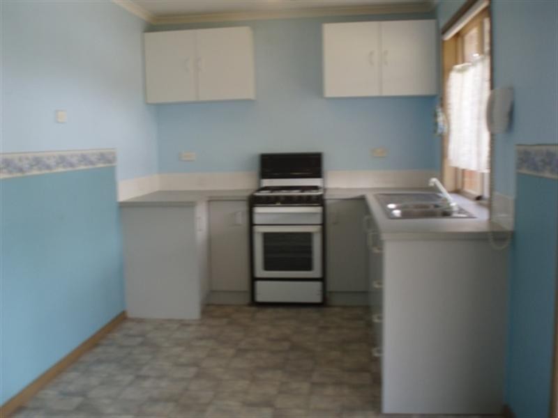 98 Cambridge Crescent, Werribee VIC 3030