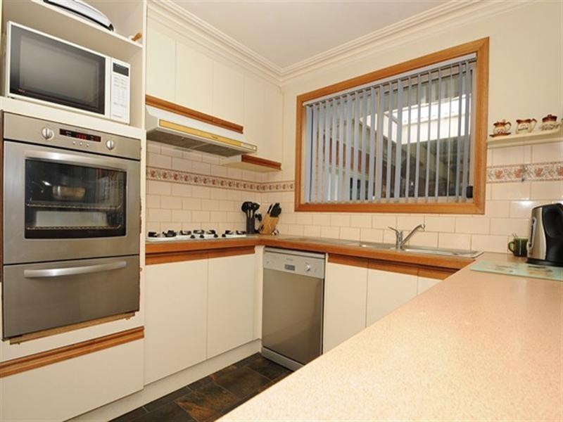 11 Honeysuckle Place, Hoppers Crossing VIC 3029