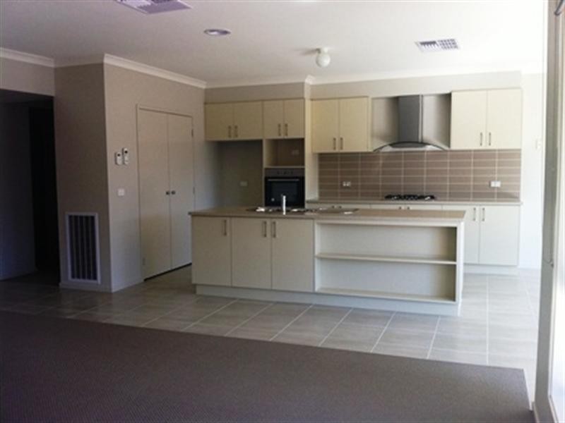 32 Grovedale Way, Wyndham Vale VIC 3024