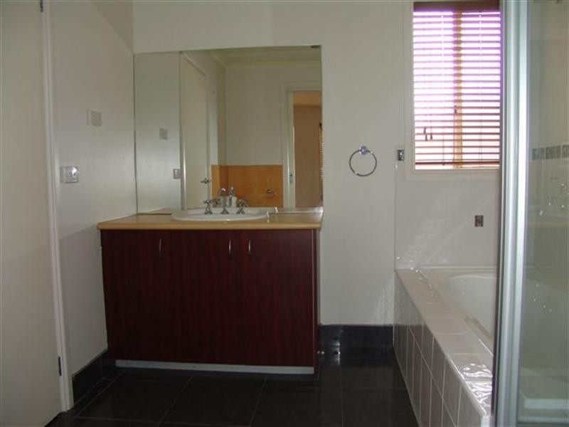 28 Fiona Court, Werribee VIC 3030