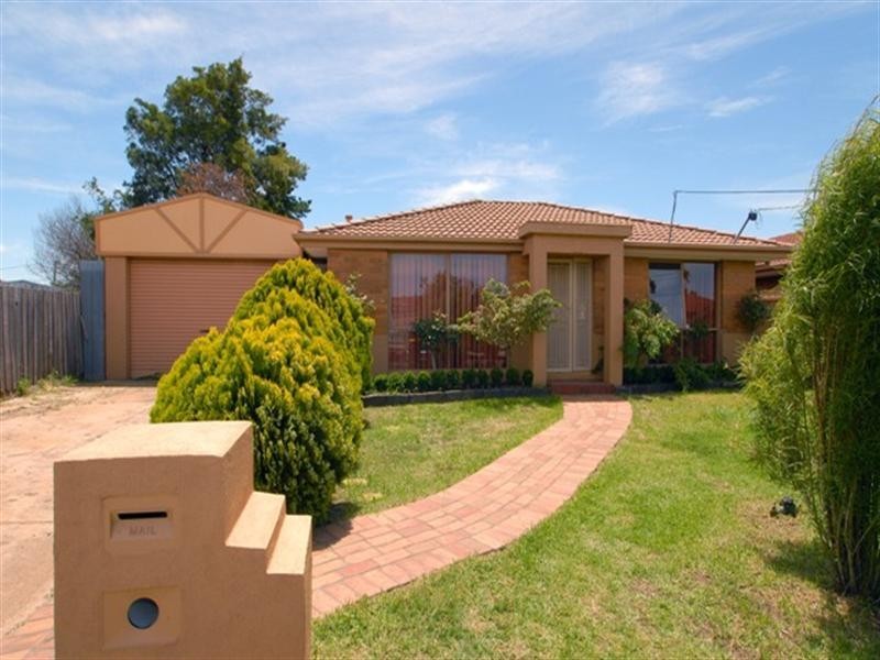 1 Whipbird Close, Werribee VIC 3030