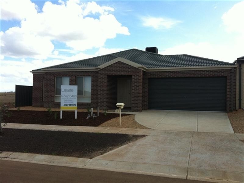 32 Grovedale Way, Wyndham Vale VIC 3024