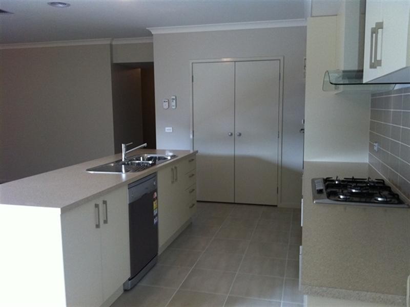 32 Grovedale Way, Wyndham Vale VIC 3024