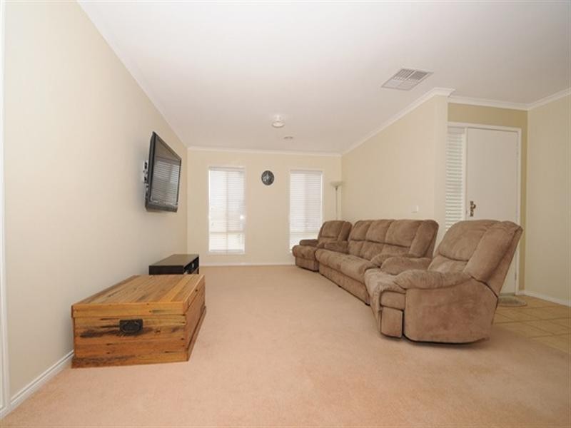 9 Diamond Drive, Werribee VIC 3030
