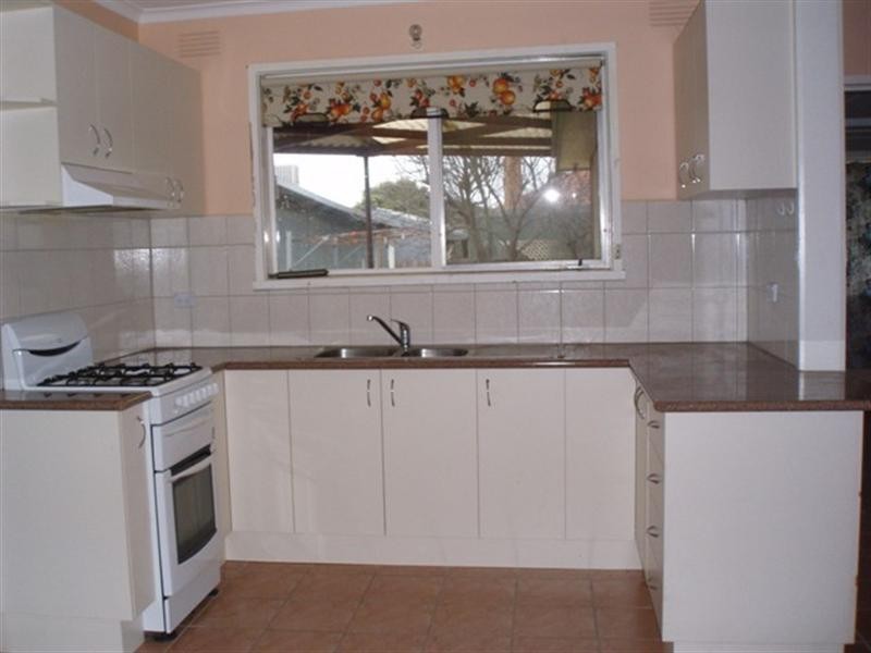 11 First Avenue, Hoppers Crossing VIC 3029