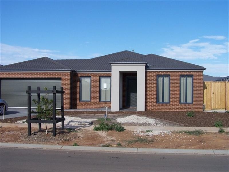 4 Hydrangea Drive, Point Cook VIC 3030