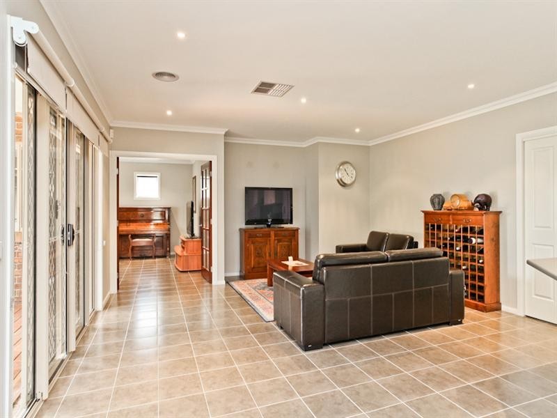 94 Sunset Views Boulevard, Tarneit VIC 3029