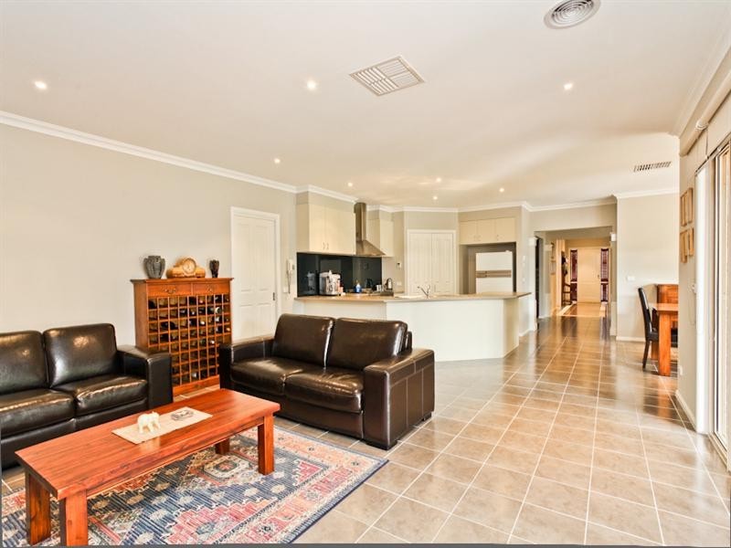 94 Sunset Views Boulevard, Tarneit VIC 3029