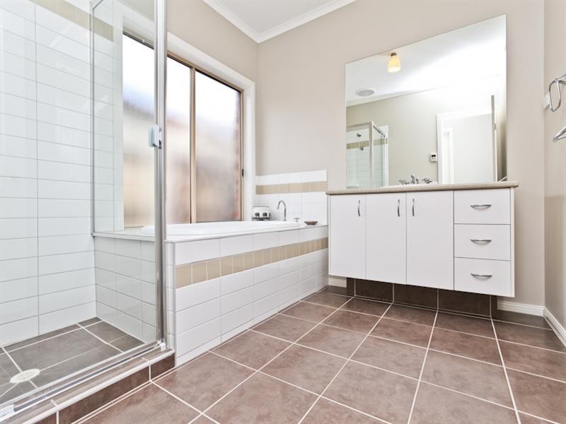 94 Sunset Views Boulevard, Tarneit VIC 3029