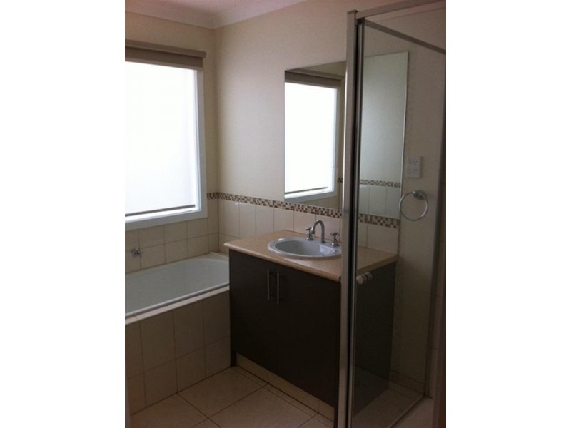 24 Rocky Gate Drive, Truganina VIC 3029