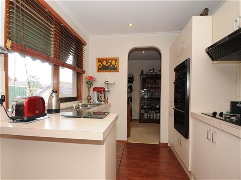 1/94 Silvereye Crescent, Werribee VIC 3030