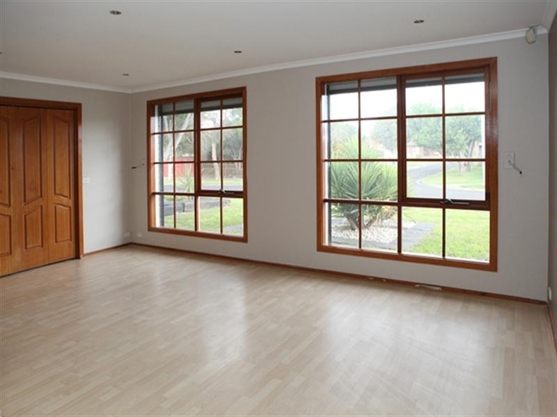 13 Strickland Avenue, Hoppers Crossing VIC 3029