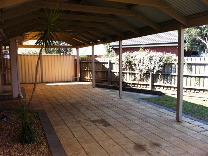 6 Wanderer Court, Werribee VIC 3030