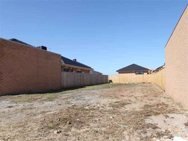 67 Sanctuary Lakes East Boulevard, Point Cook VIC 3030