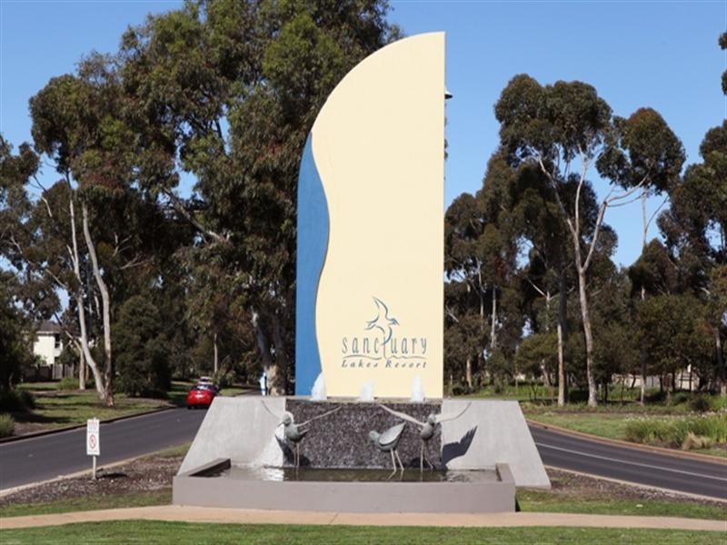 67 Sanctuary Lakes East Boulevard, Point Cook VIC 3030
