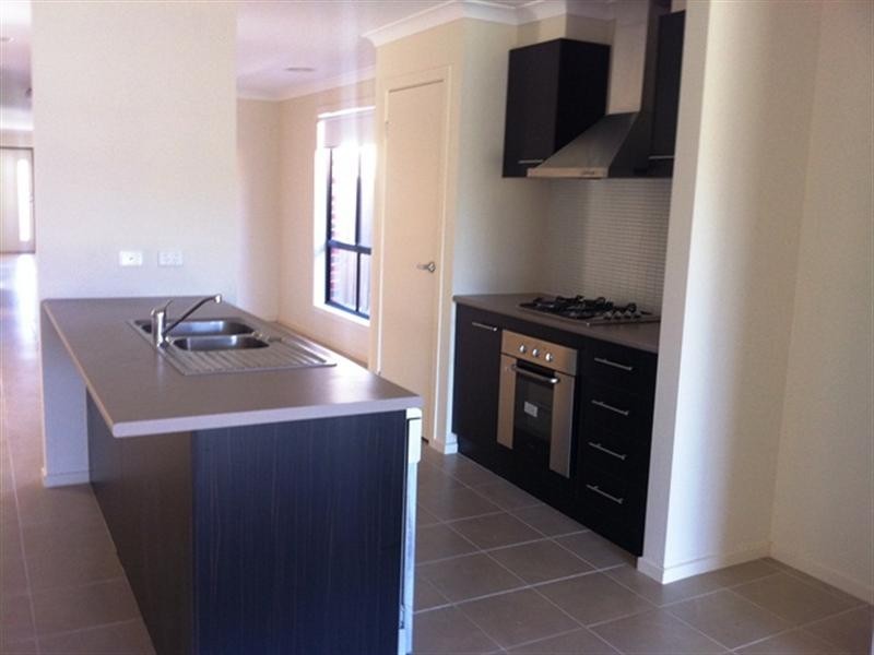 115 Swamphen Drive, Williams Landing VIC 3027