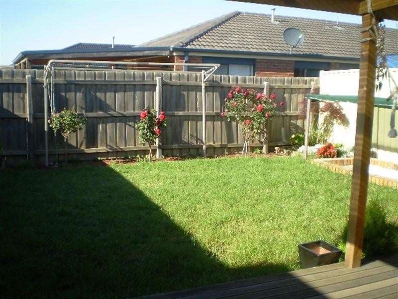 2/337 Hogans Road, Tarneit VIC 3029