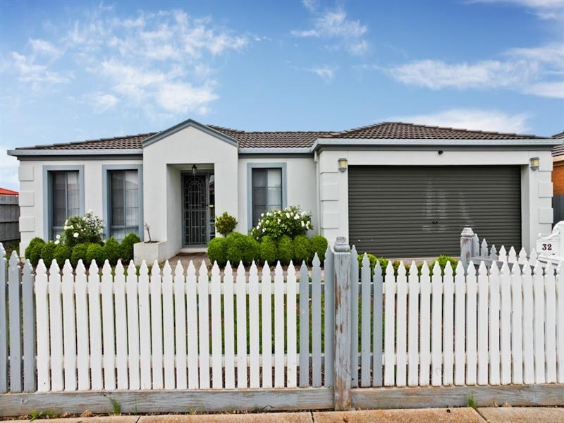 32 Ashton Crescent, Hoppers Crossing VIC 3029